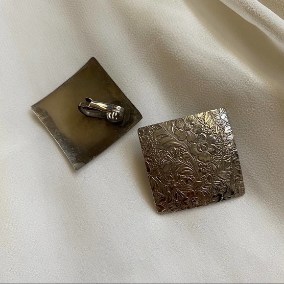VTG Silver Floral Etch Square Diamond Earrings - Picture 4 of 5